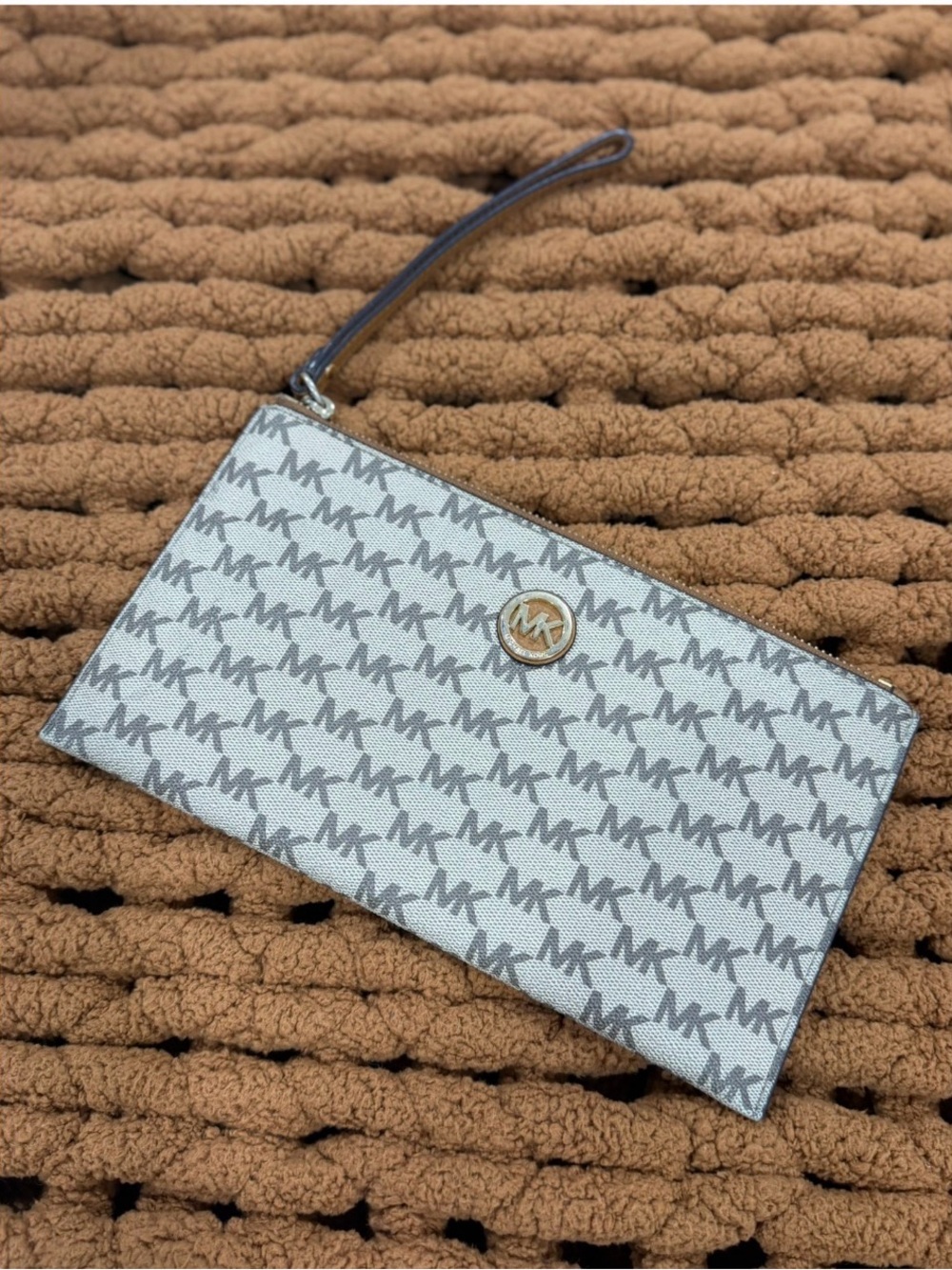 Michael Kors MK Signature Logo Wristlet Wallet Clutch